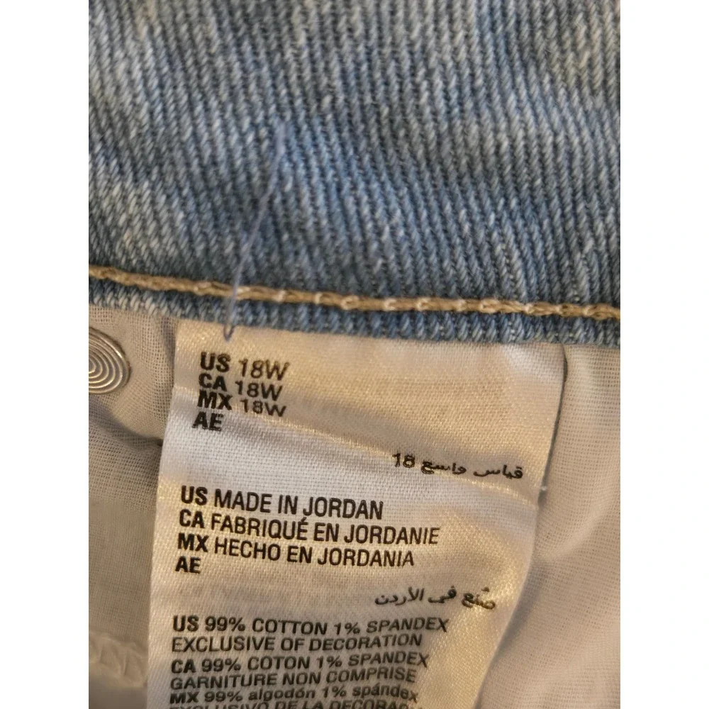 Style & Co Plus Women's 18W Straight Crop Jeans High Rise Wash Light Blue Denim - Picture 7 of 10